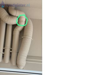 Loodgieter Verstopping keukenafvoer verstopping keukenafvoer en lekkage