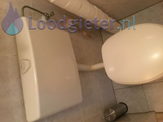 Loodgieter Langzaam vullend reservoir Langzaam vullend Wisa reservoir van een staand toilet