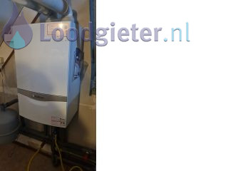 Loodgieter Reparatie CV-ketel Het doorspoelen van de cv installatie.