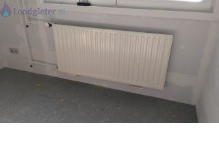 Loodgieter Afkoppelen radiator Afkoppelen en afsluiten van 3 radiatoren