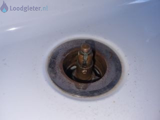 Loodgieter wastafel sifon vervangen Wastafel sifon vervangen